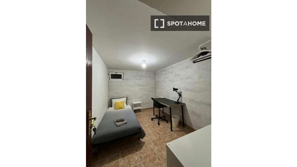 Double room Lisbon, 6 beds — photo 10