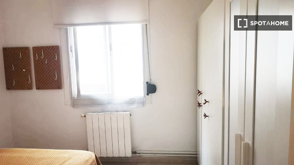 Double room Barcelona, 1 bed, 90m² — photo 6