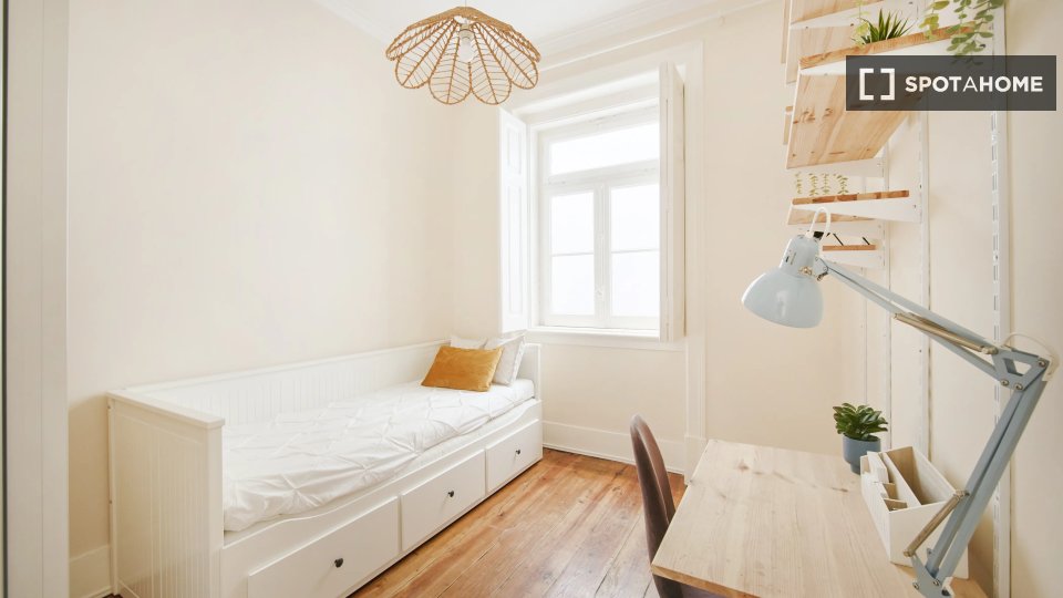 Double room Lisbon, 6 beds — photo 10