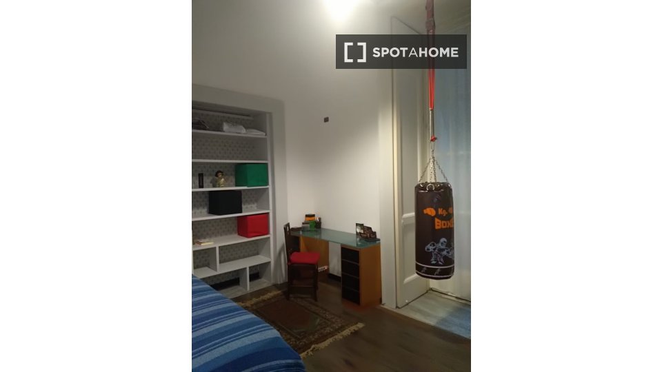 Double room Naples, 3 beds — photo 17
