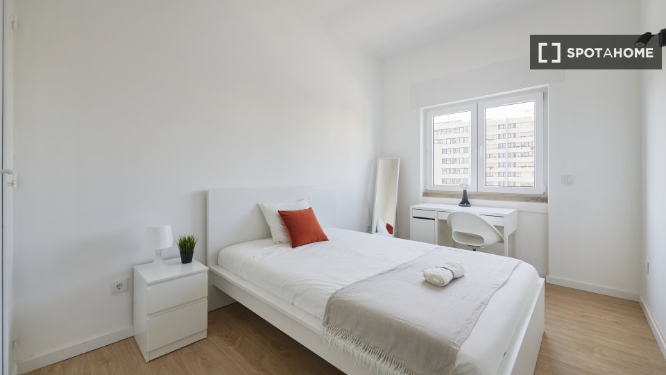 Double room Lisbon, 7 beds — photo 4
