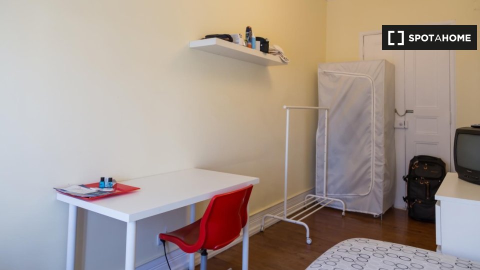 Double room Lisbon, 7 beds — photo 13