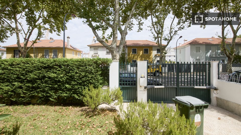 Double room Lisbon, 6 beds, 150m² — photo 7