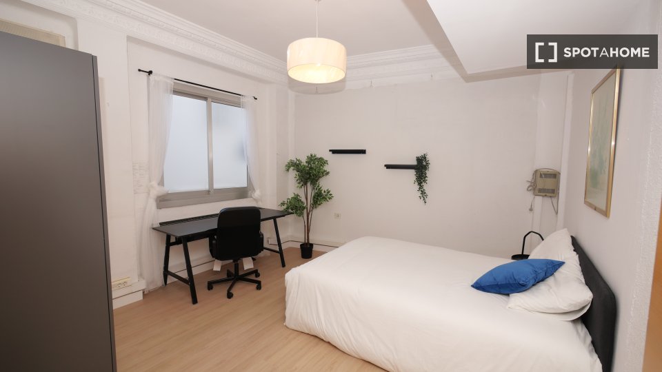 Double room Valencia, 8 beds, 263m² — photo 6