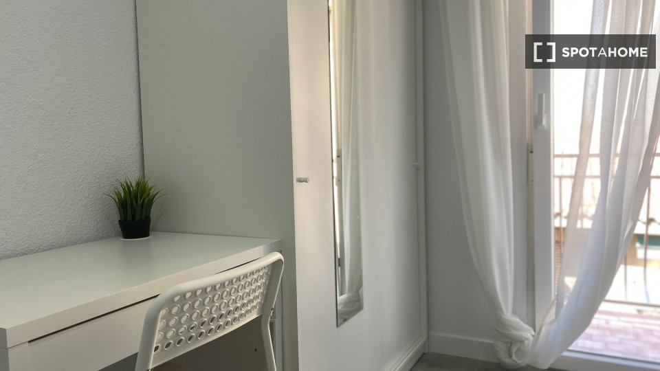 Double room Madrid, 7 beds — photo 13