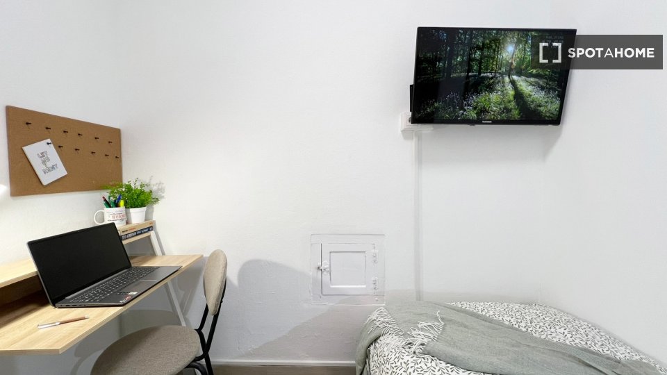 Double room Madrid, 6 beds — photo 11