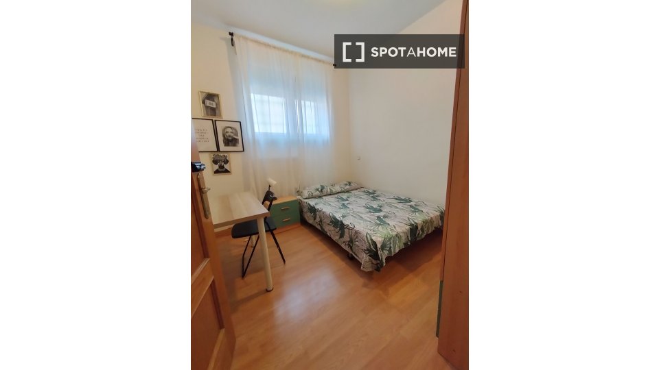 Double room Madrid, 7 beds, 90m² — photo 11