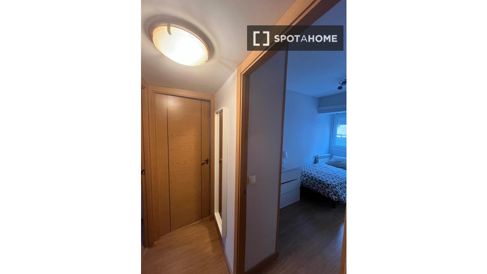 Double room Madrid, 3 beds, 75m² — photo 12
