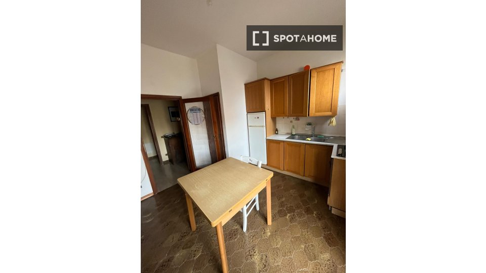Double room Florence, 3 beds, 70m² — photo 8