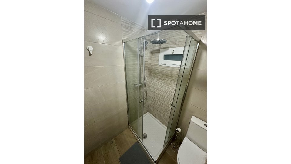 Double room Barcelona, 4 beds, 70m² — photo 34