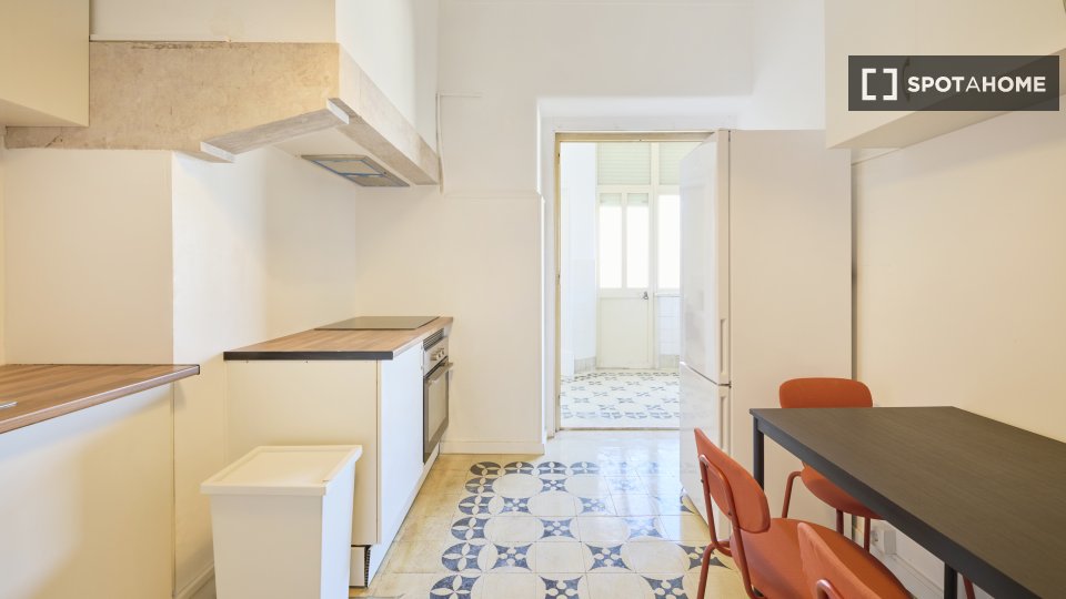 Double room Lisbon, 11 beds — photo 29