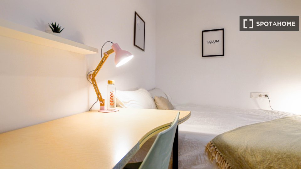 Double room Barcelona, 9 beds — photo 3