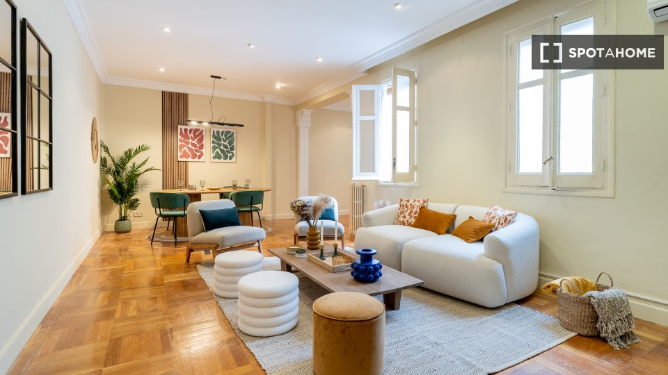 Apartment Madrid, 3 beds, 130m² — photo 3