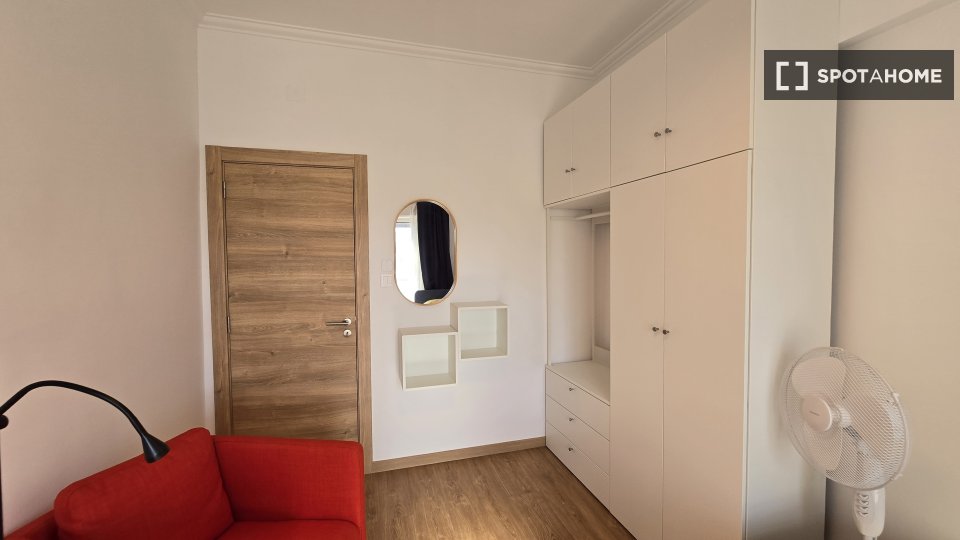 Double room Lisbon, 5 beds, 130m² — photo 4