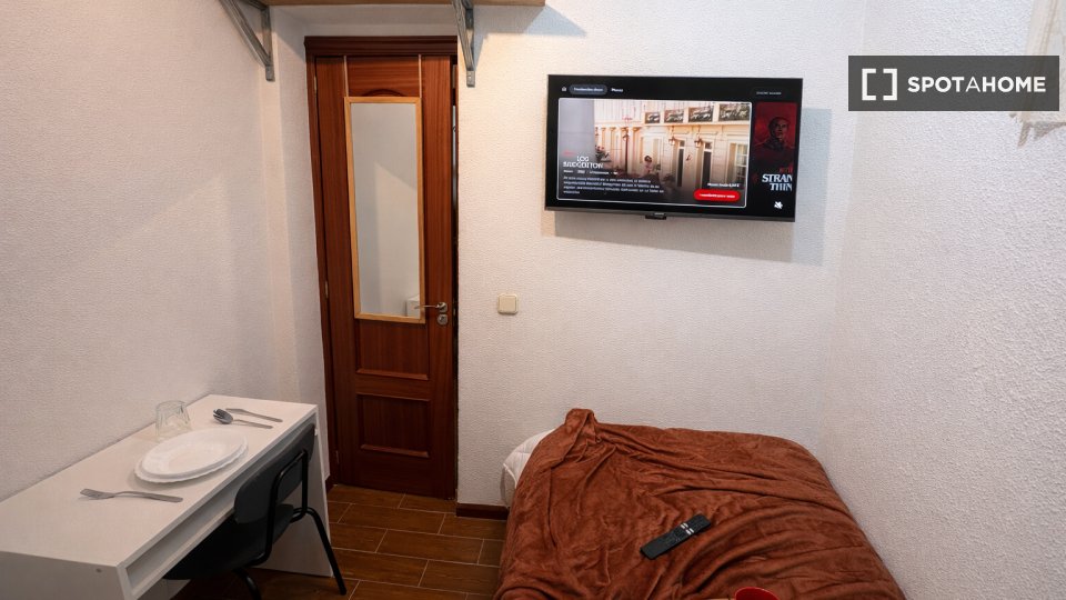 Habitación en piso compartido de 4 habitaciones en alquiler, Palacio, Madrid