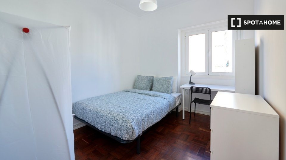 Double room Lisbon, 11 beds — photo 13