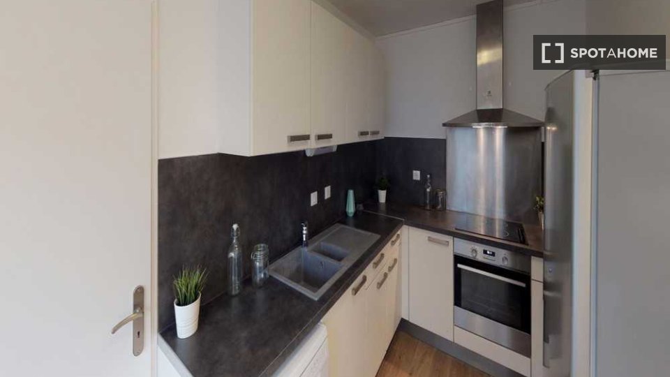 Double room Lille, 3 beds, 70m² — photo 10