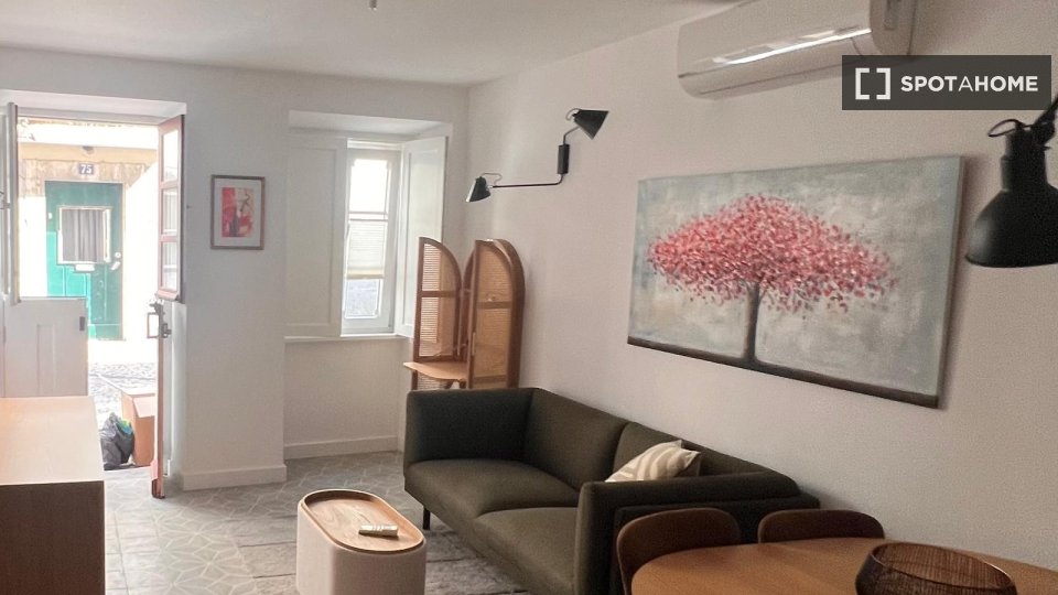 Apartment Lisbon, 1 bed, 42m² — photo 2