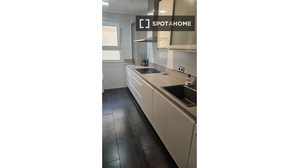 Double room Barcelona, 1 bed, 100m² — photo 5