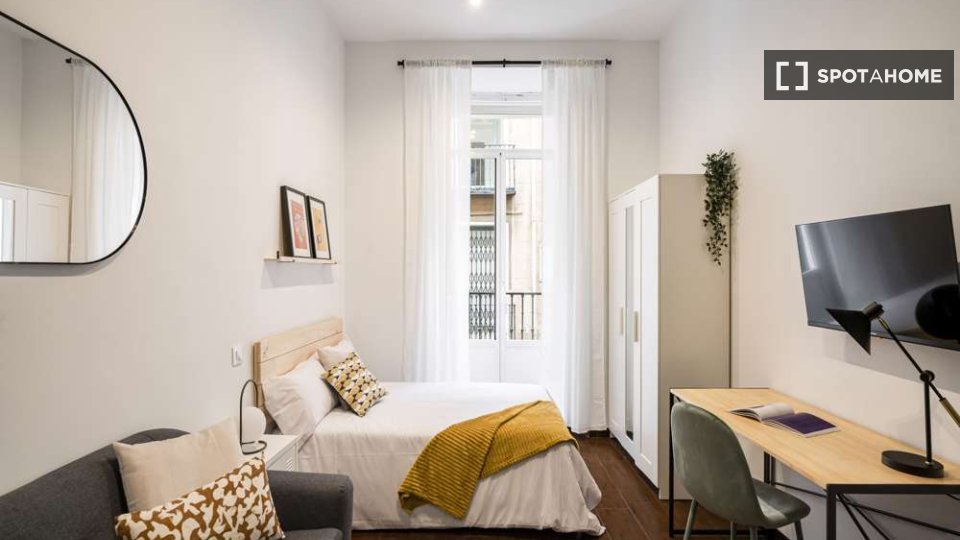 Double room Madrid, 6 beds — photo 11