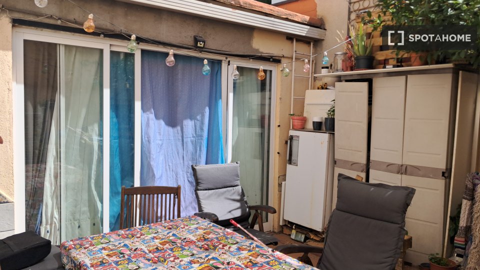Double room Madrid, 3 beds — photo 10