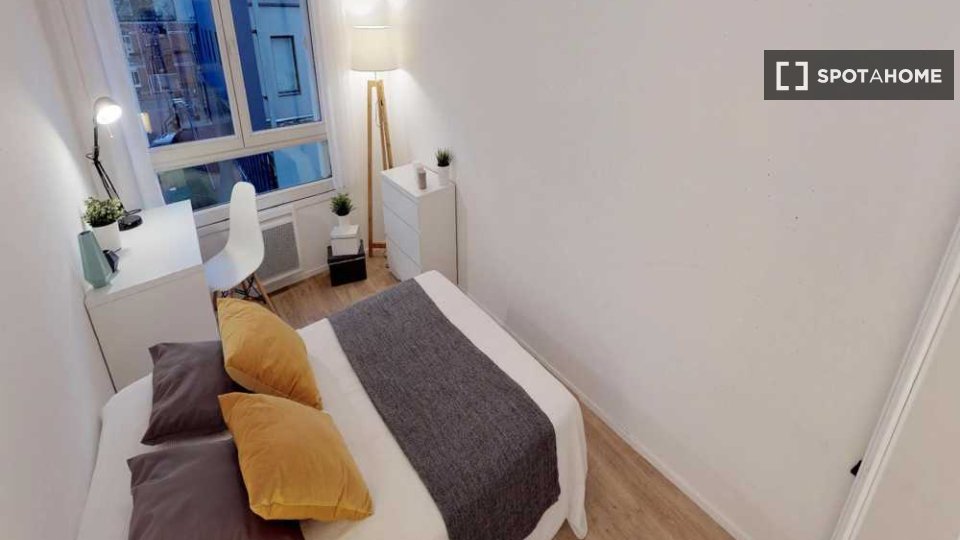 Double room Lille, 3 beds, 70m² — photo 4