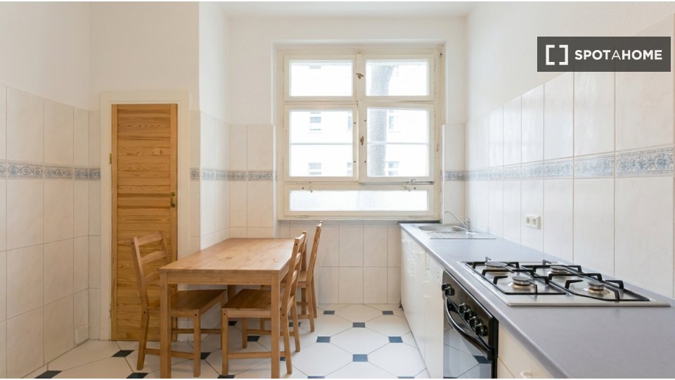Double room Berlin, 6 beds, 132m² — photo 10