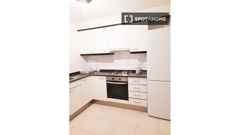 Apartment Barcelona, 3 beds, 90m² — photo 2