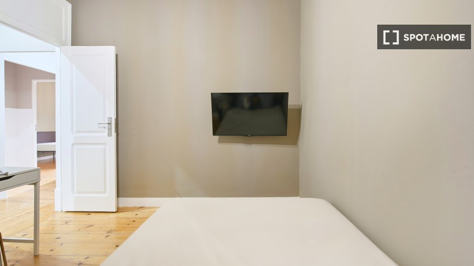 Double room Lisbon, 8 beds — photo 34