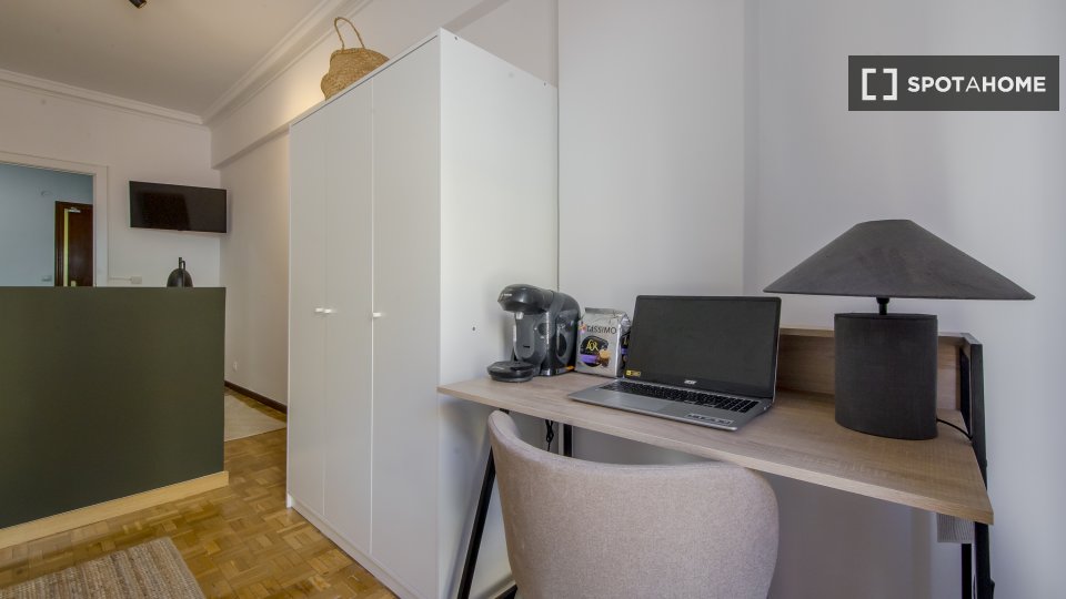 Double room Madrid, 8 beds — photo 7