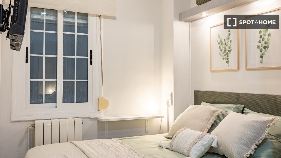 Double room Barcelona, 5 beds, 95m² — photo 19