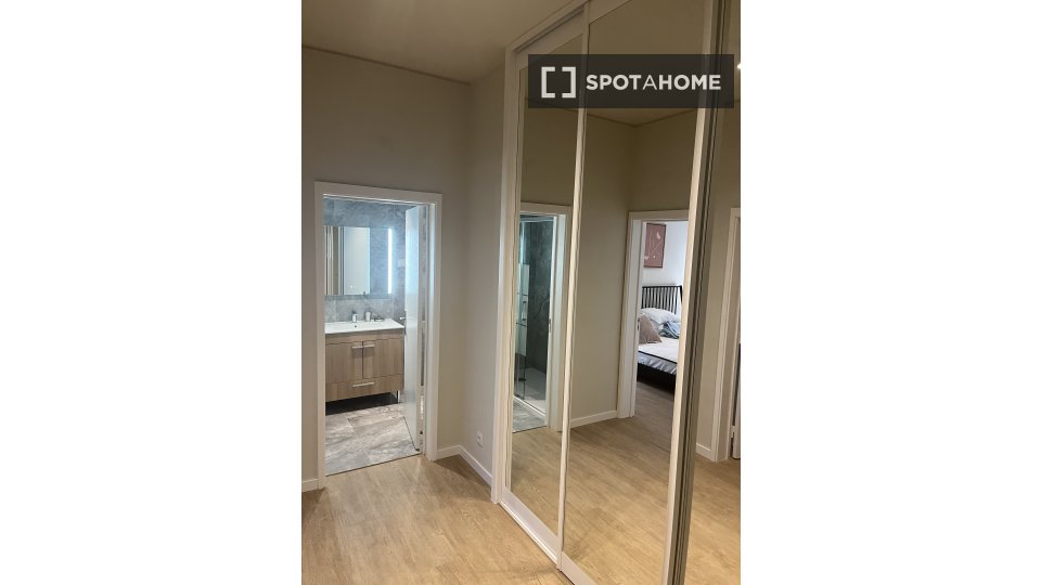 Apartment Lisbon, 2 beds, 84m² — photo 2