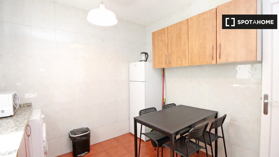 Apartment Barcelona, 4 beds, 140m² — photo 7