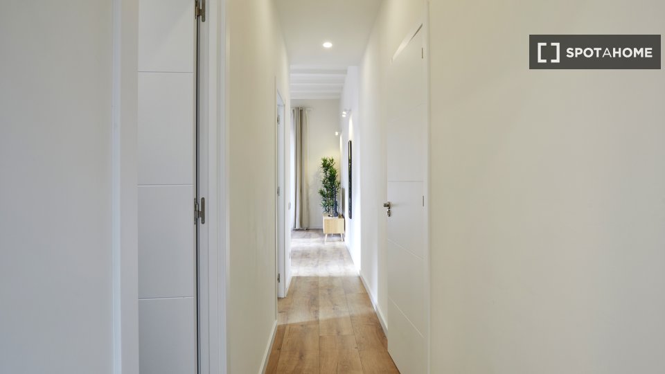 Apartment Barcelona, 2 beds — photo 15