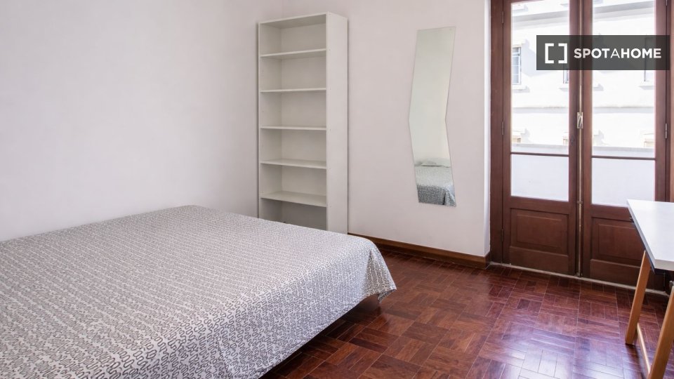 Double room Lisbon, 6 beds — photo 26