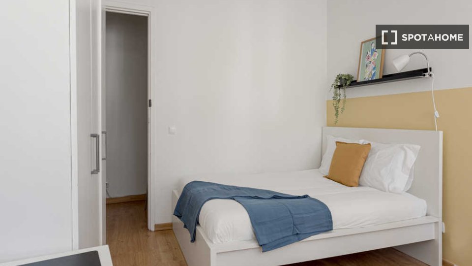 Double room Lisbon, 8 beds — photo 82