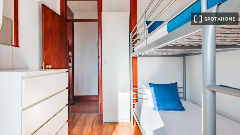 Apartment Lisbon, 3 beds — photo 15