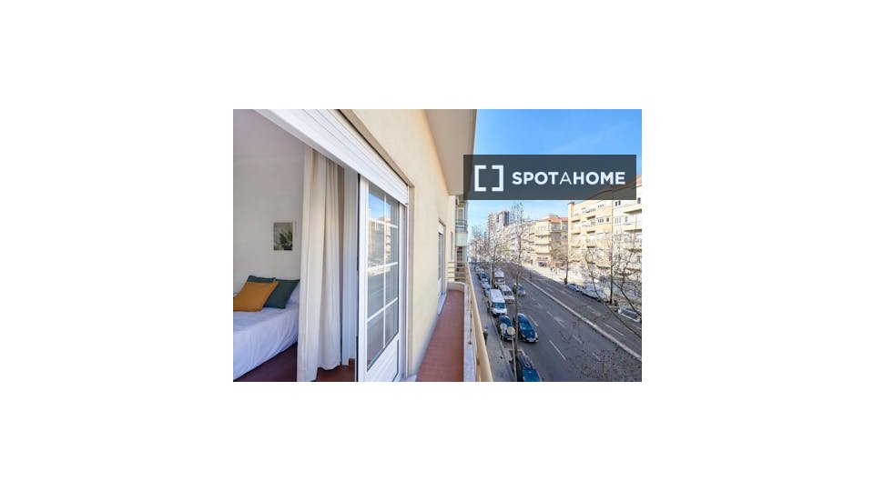 Double room Lisbon, 6 beds — photo 9