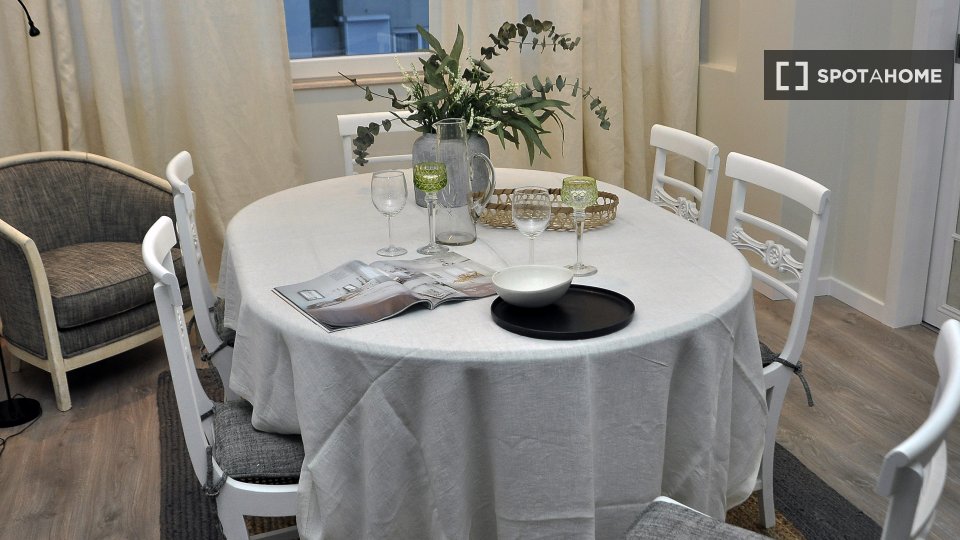 Apartment Lisbon, 2 beds, 90m² — photo 14