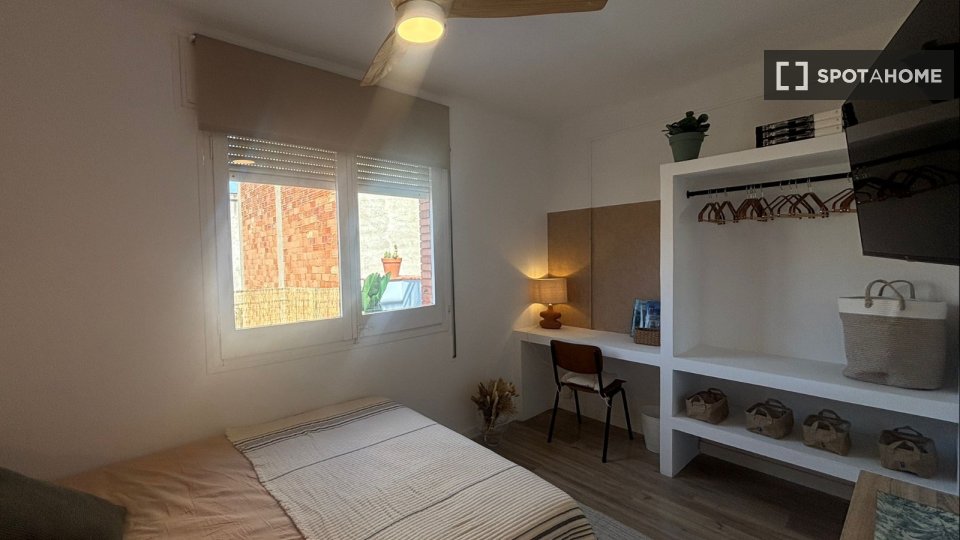 Double room Barcelona, 8 beds, 220m² — photo 10