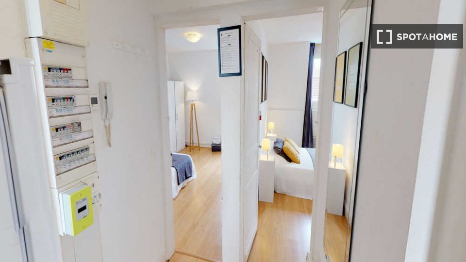 Double room Lille, 3 beds, 50m² — photo 1