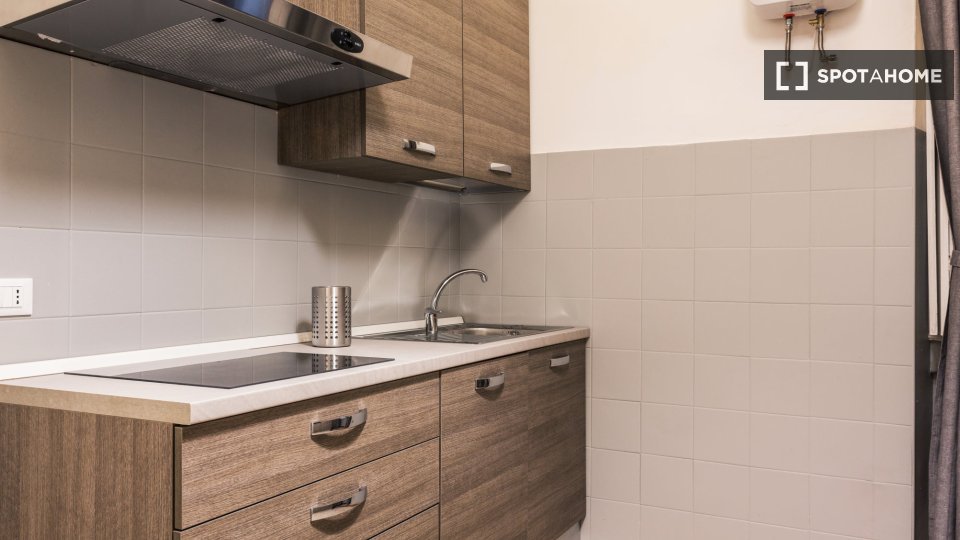 Double room Milan, 3 beds, 128m² — photo 9