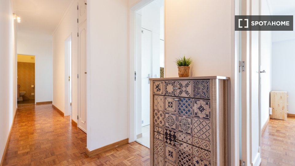 Apartment Lisbon, 3 beds, 100m² — photo 4