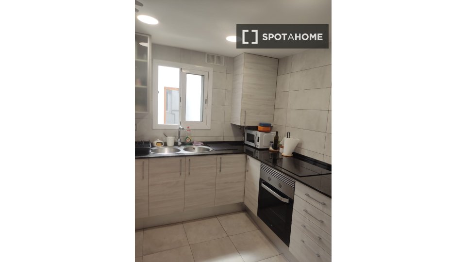 Double room Barcelona, 3 beds — photo 6