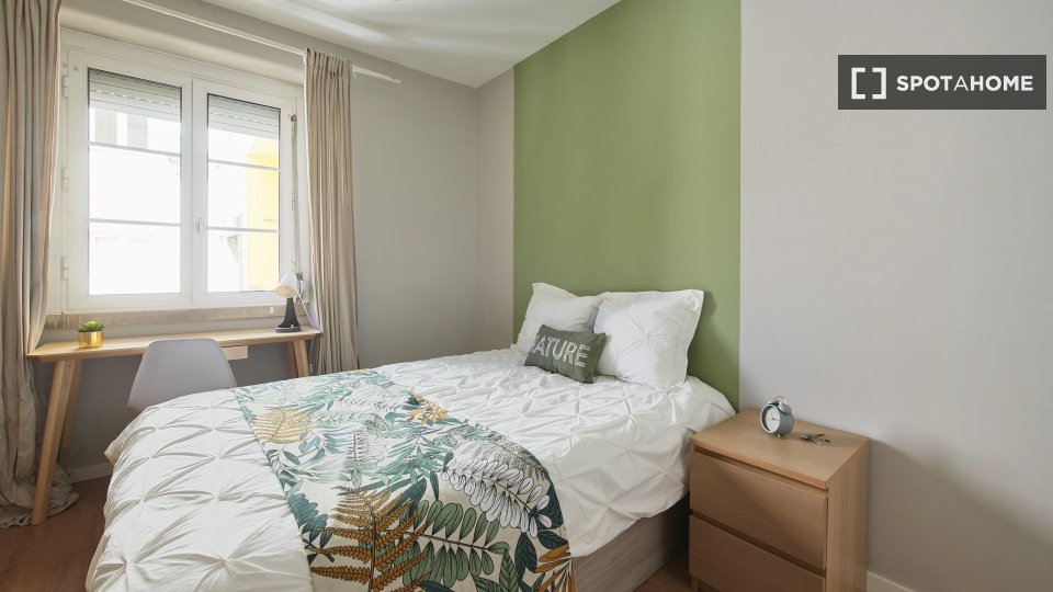 Double room Lisbon, 6 beds — photo 11