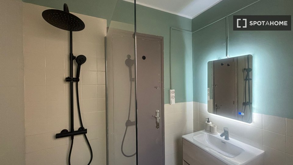Double room Barcelona, 8 beds, 220m² — photo 10