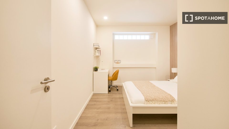Double room Lisbon, 4 beds — photo 26