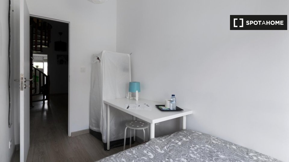 Double room Lisbon, 9 beds — photo 14