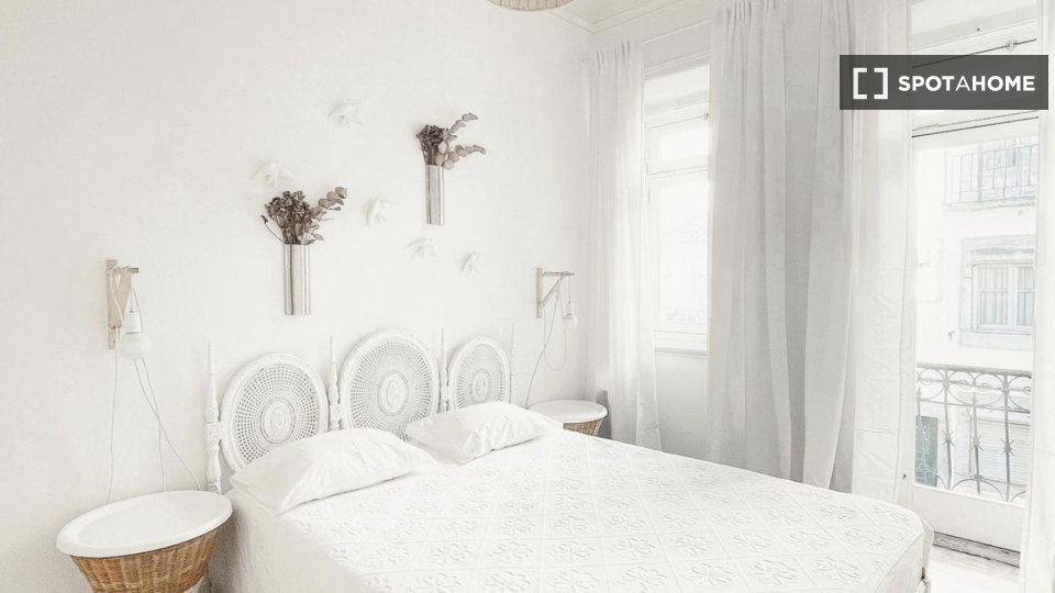 Apartment Lisbon, 2 beds, 60m² — photo 8