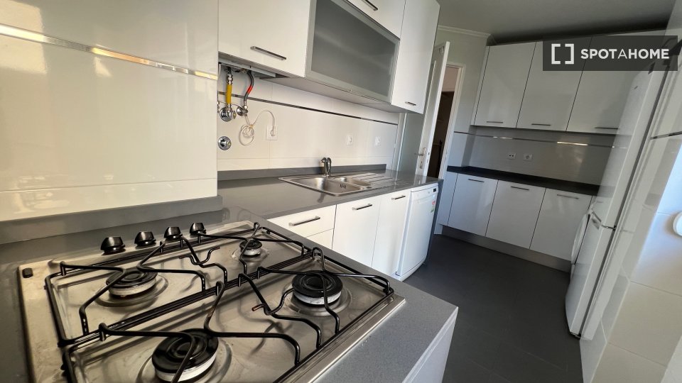 Apartment Lisbon, 1 bed, 79m² — photo 3